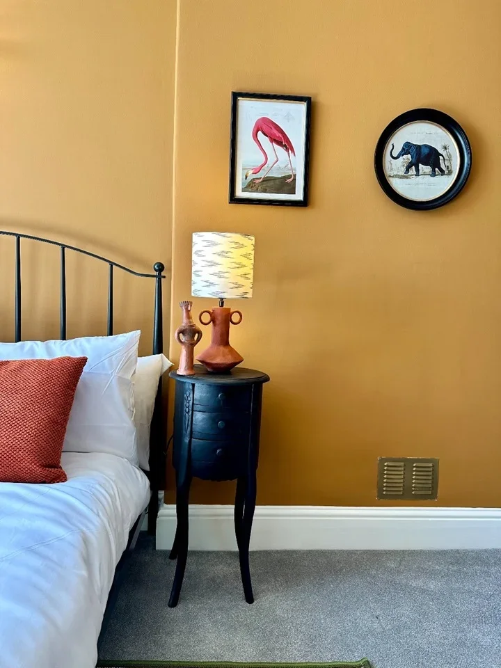 Flat Royal York Crescent in Bristol