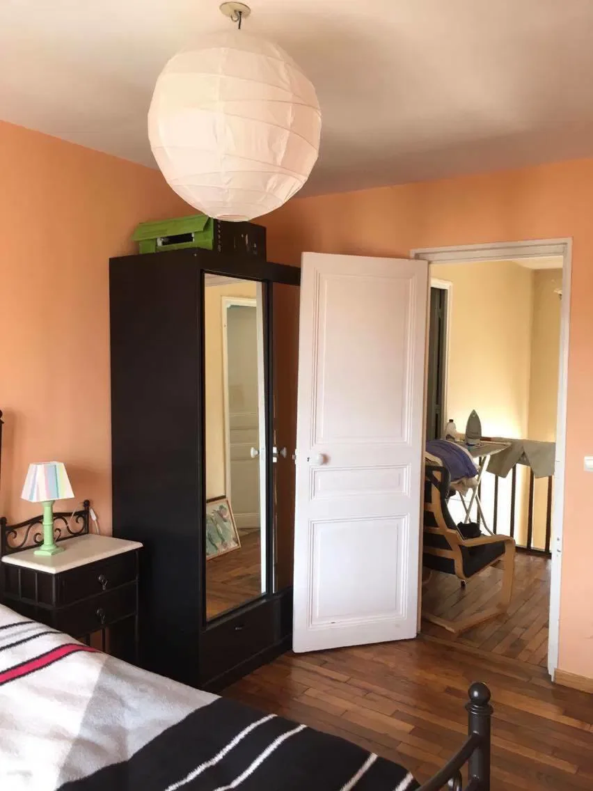 Chambre Rue Godon à Colombes