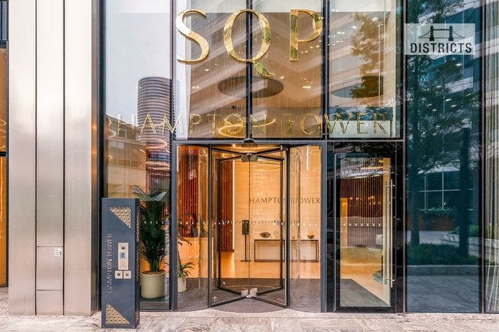 Flat South Quay Walk in Greater London