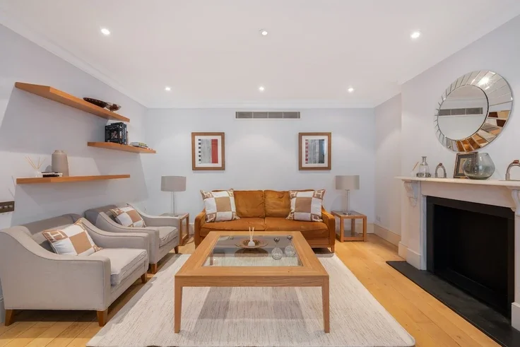 Flat Elvaston Place in Greater London