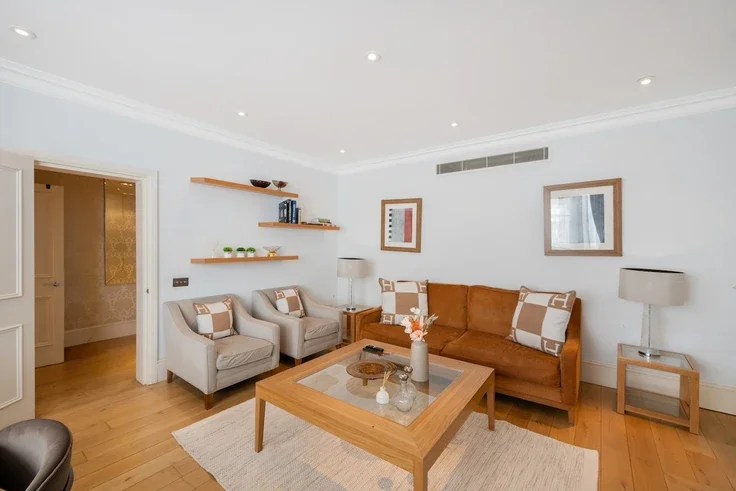 Flat Elvaston Place in Greater London