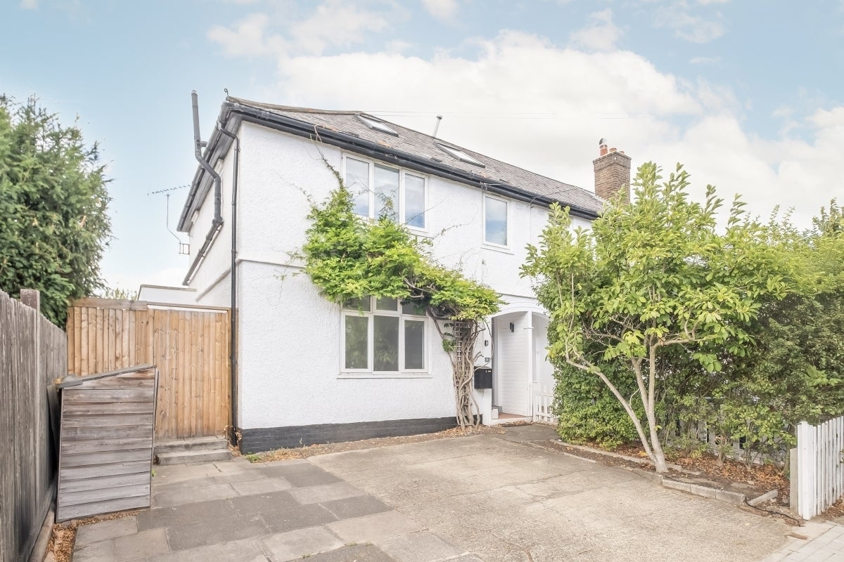 House Burntwood Lane in Greater London