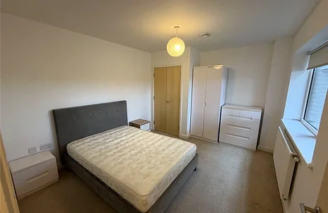 Flat Telford Road in Greater London