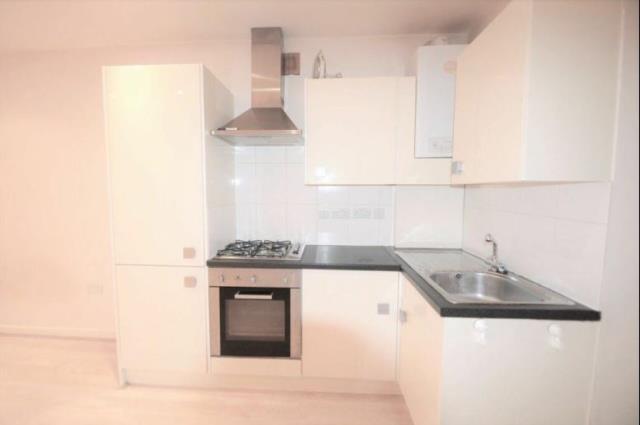 Flat Finchley Road in Greater London