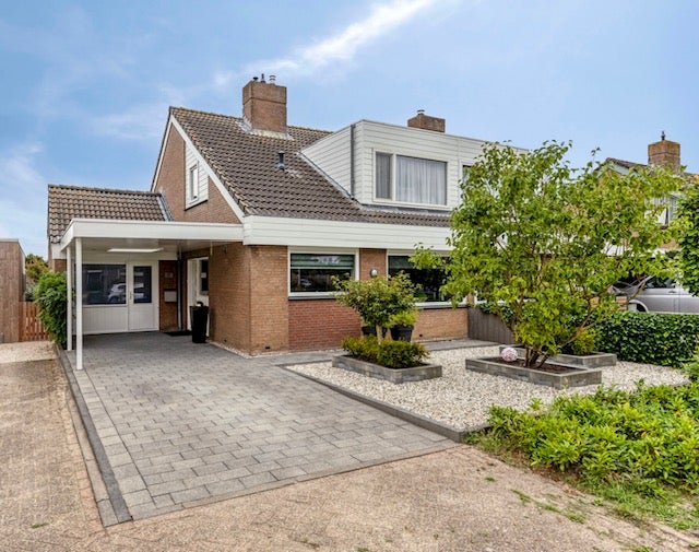 Huis Pieter van Oldenborghlaan 17 in Willemstad