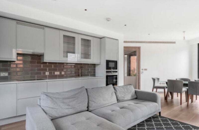 Flat Drapers Yard in Greater London