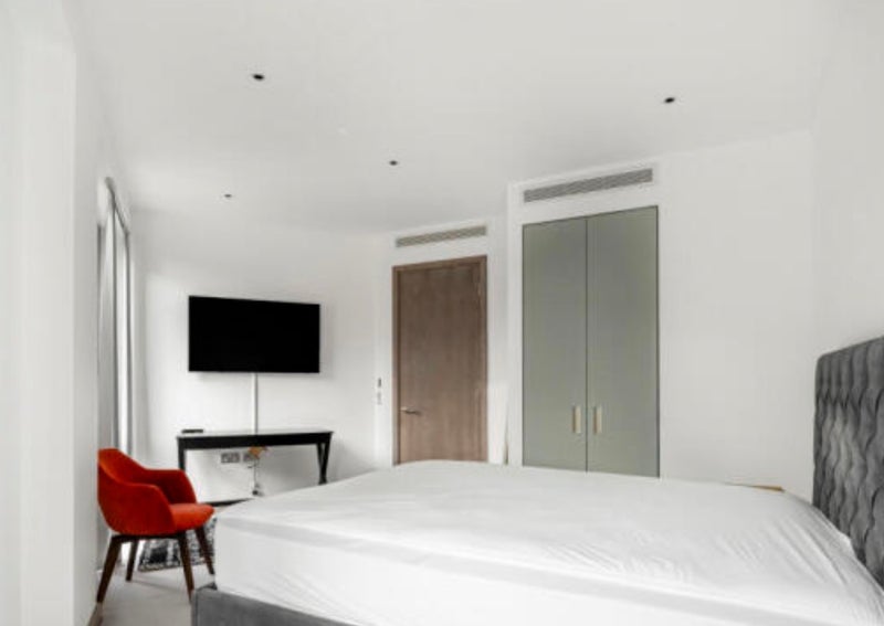 Flat Drapers Yard in Greater London