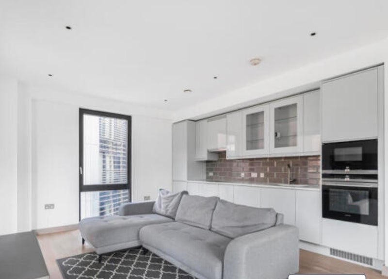 Flat Drapers Yard in Greater London