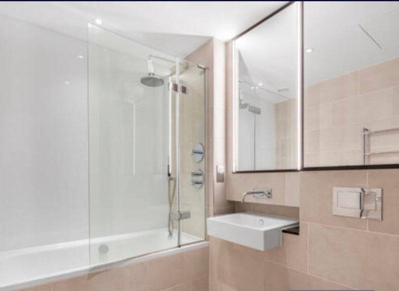 Flat Drapers Yard in Greater London