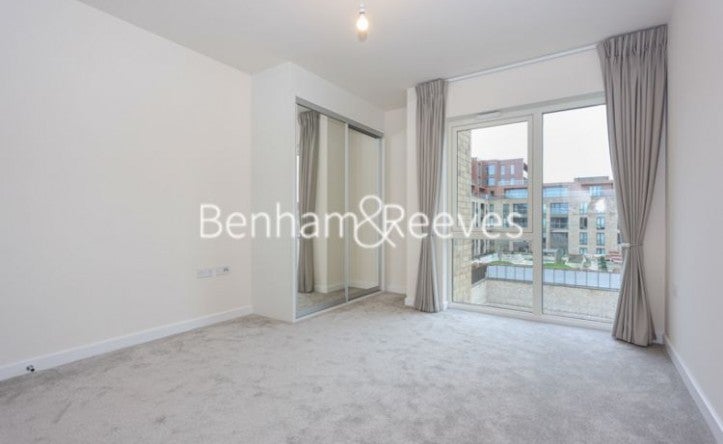 Flat Harewood Avenue in Swanwick