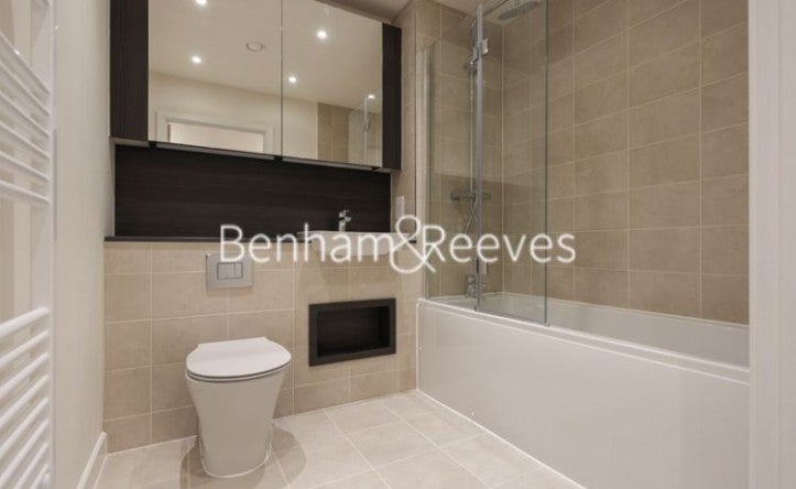 Flat Harewood Avenue in Swanwick