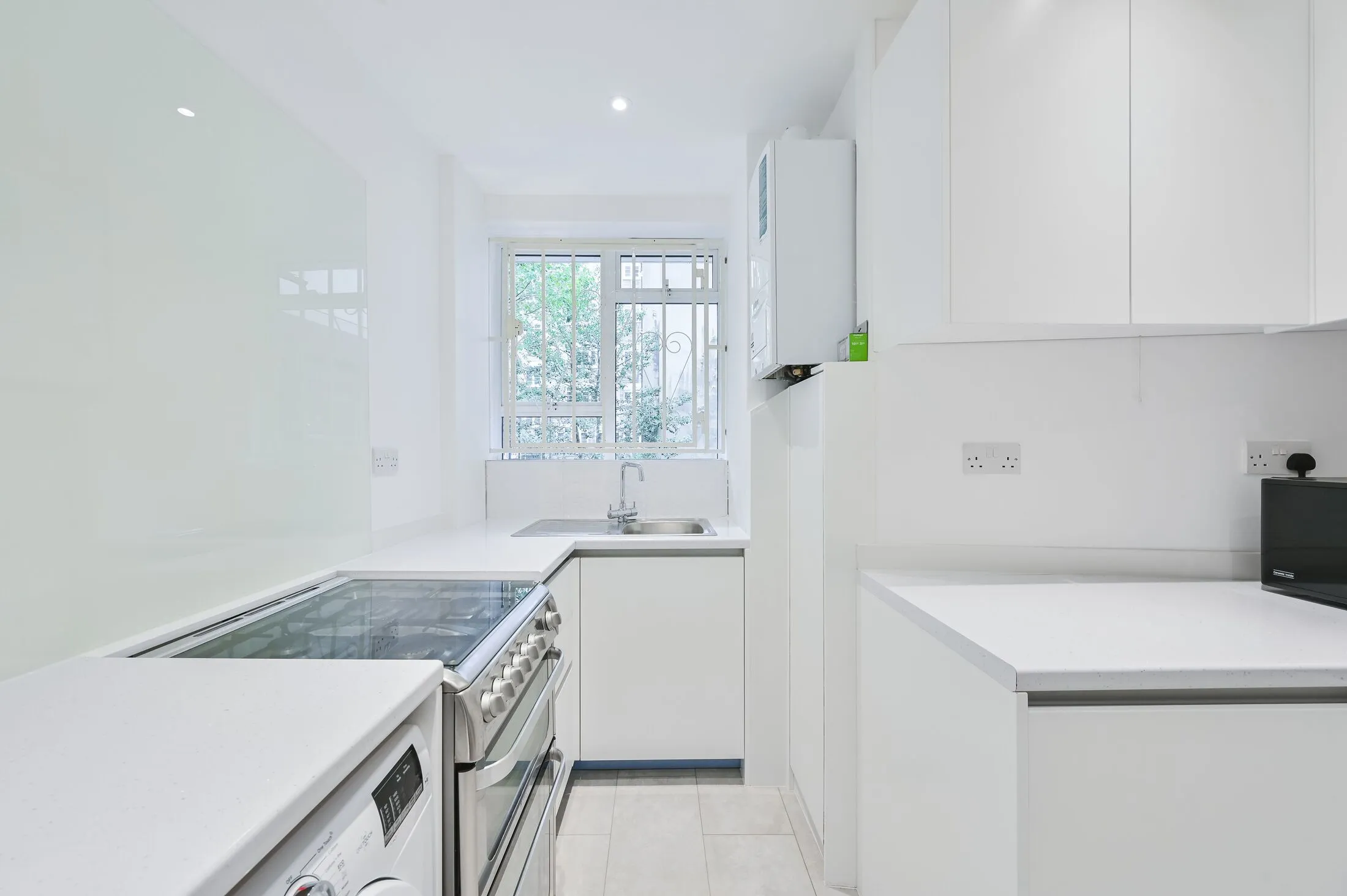 Flat Endsleigh Street in Greater London