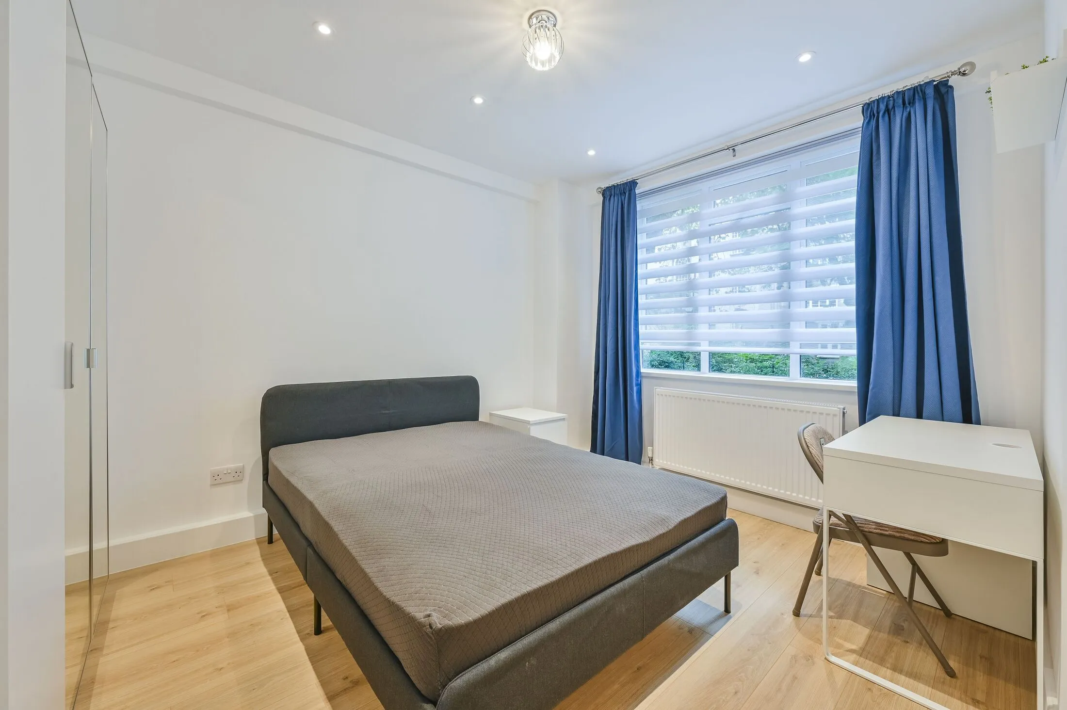 Flat Endsleigh Street in Greater London