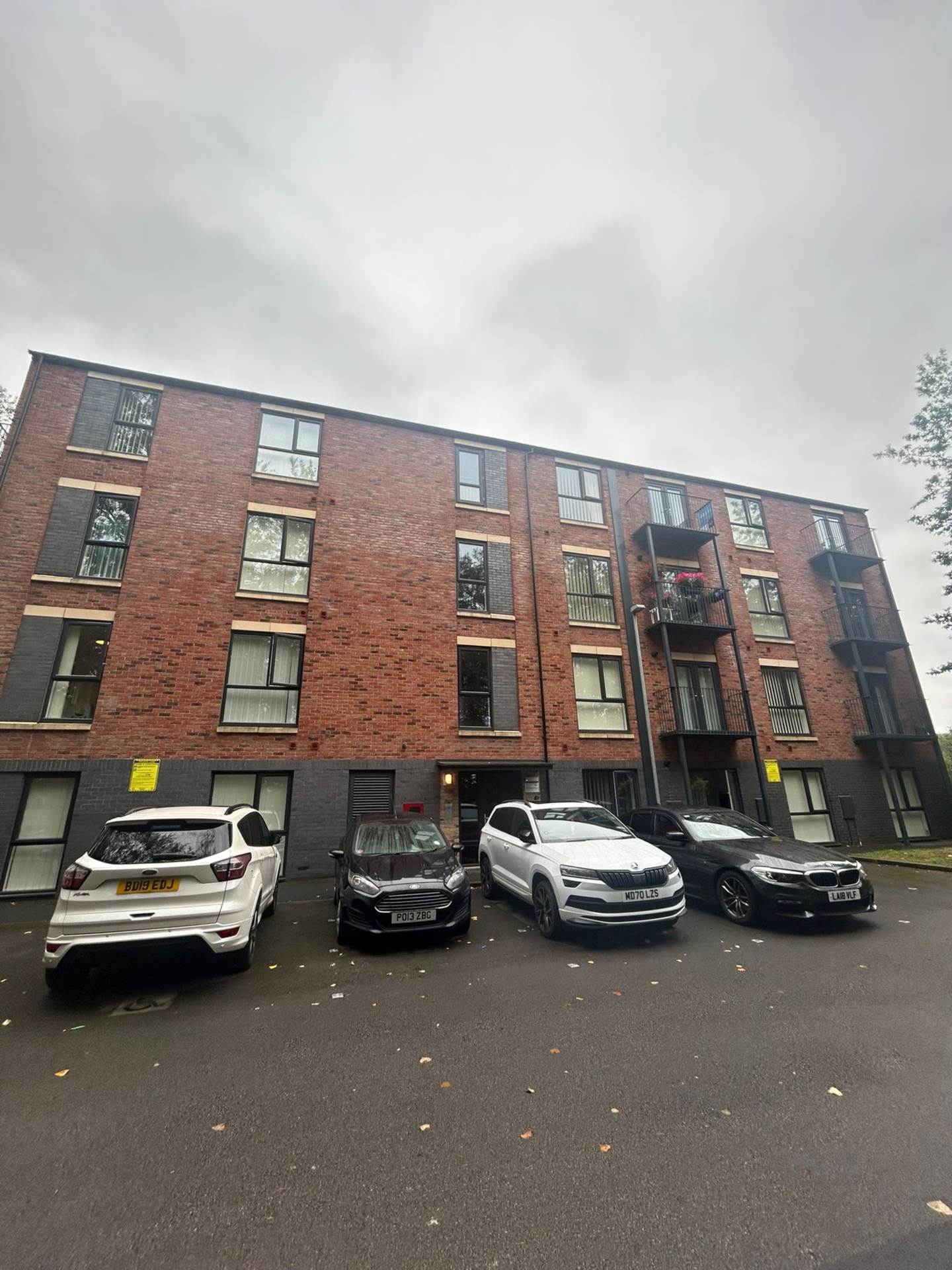Flat London Square in Stockport