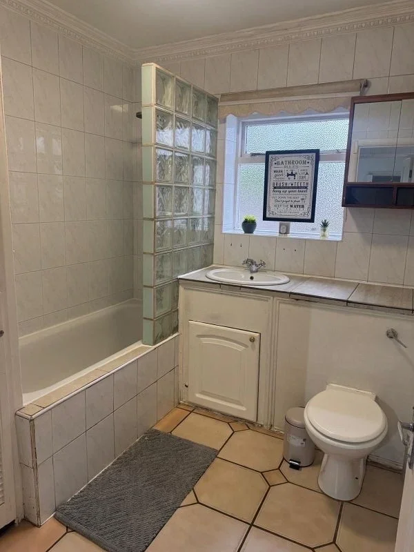 Room Westminster Avenue in Greater London