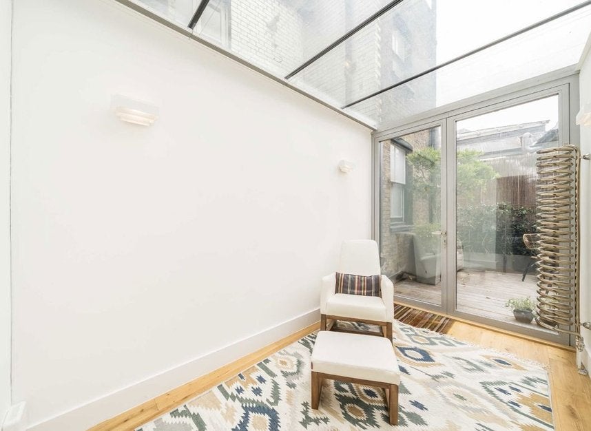 Flat Lancashire Court in City of Westminster
