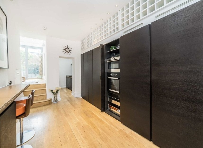Flat Lancashire Court in City of Westminster