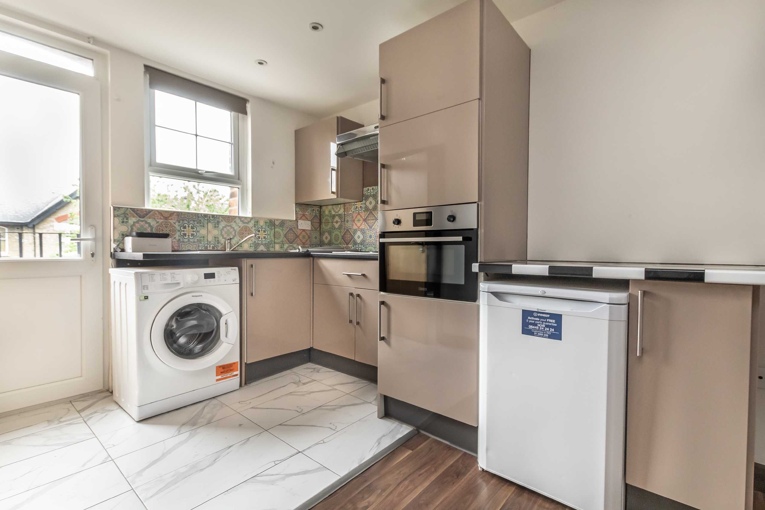 Flat Quex Road in Greater London