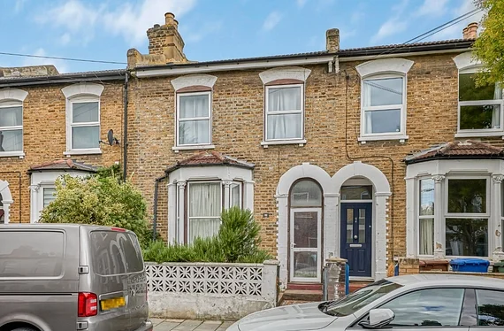 House Ansdell Road in Greater London