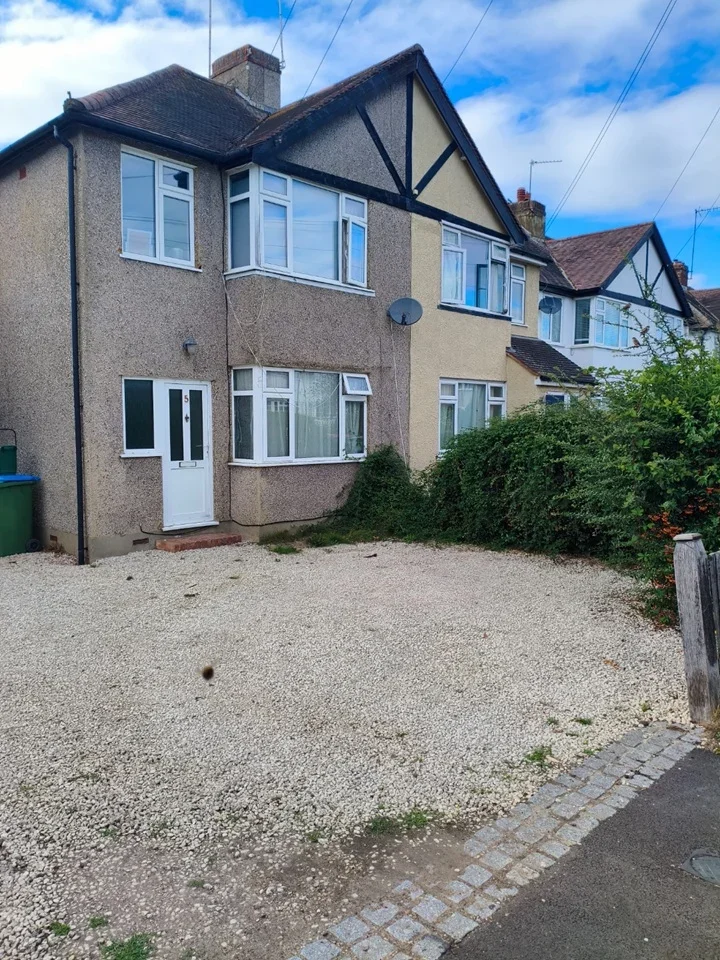 House Telegraph Lane in Elmbridge