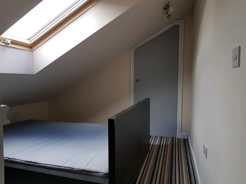 Room Bryansons Close in Bristol