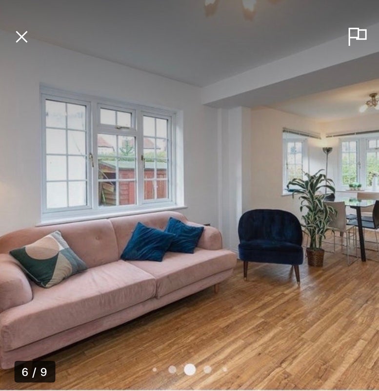 Room Red Post Hill in Greater London