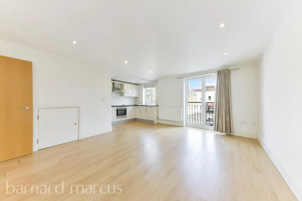 Flat Irongate Mews in Greater London