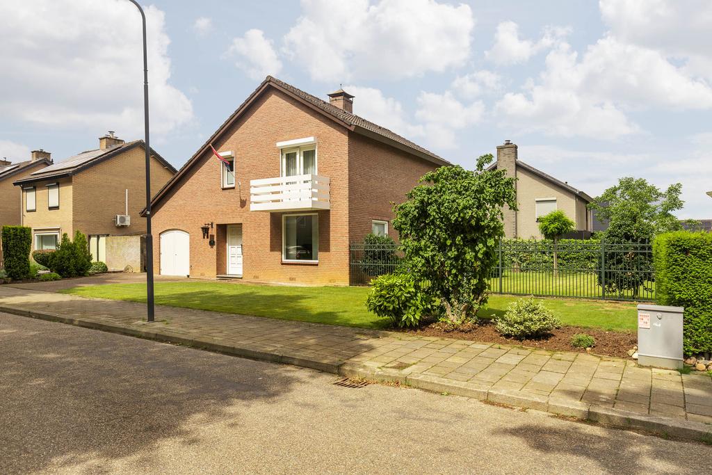 Huis Dorpstraat 8 in Buchten