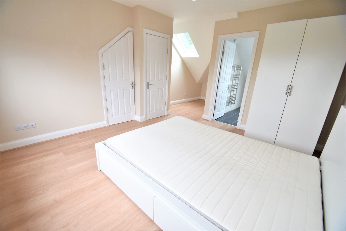 Room Brunswick Road in Greater London