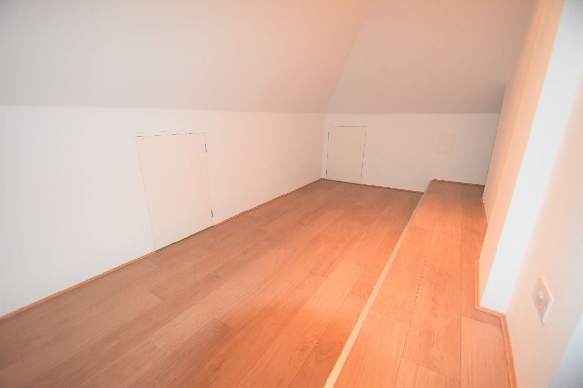 Room Brunswick Road in Greater London