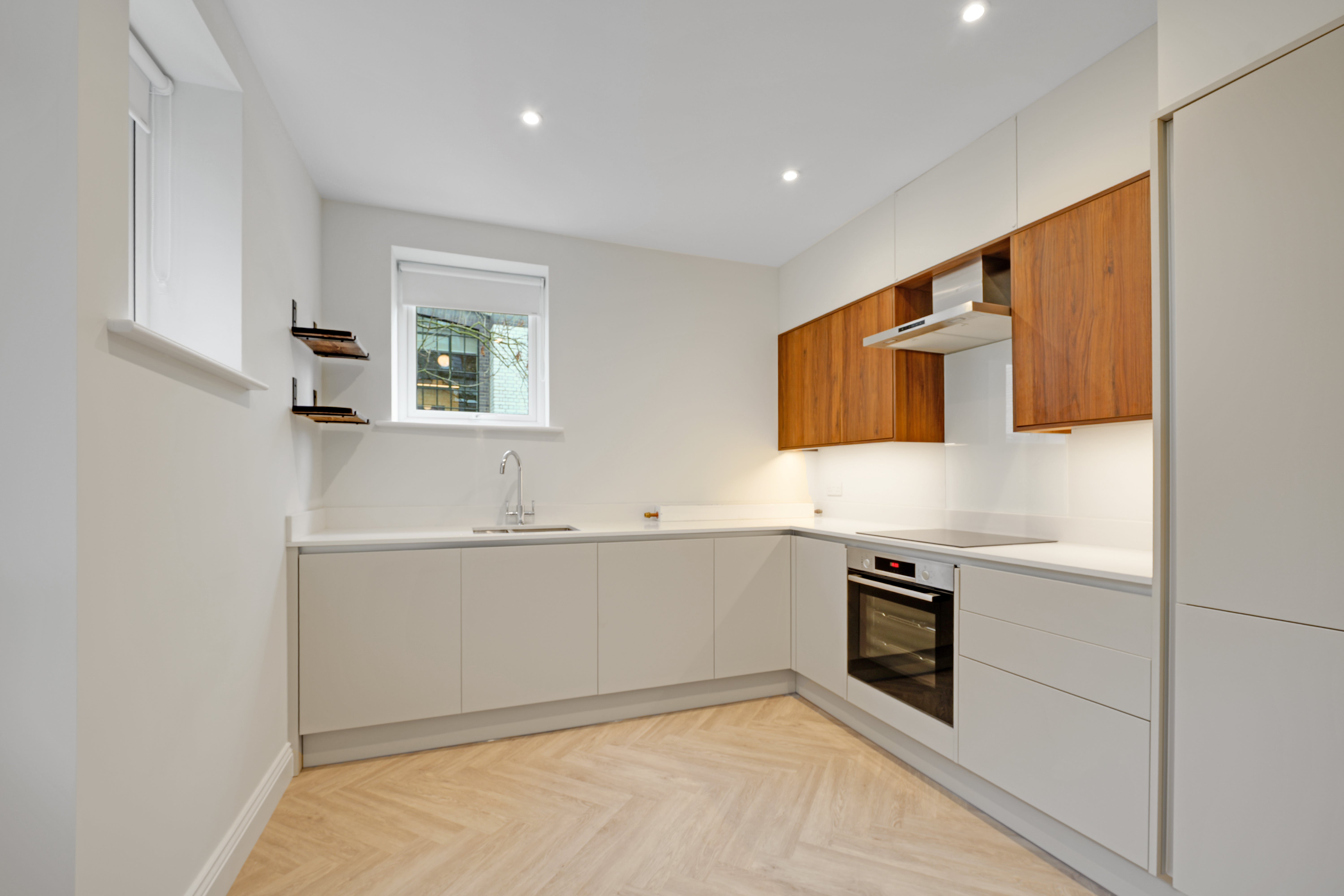 Flat Gloucester Avenue in Greater London