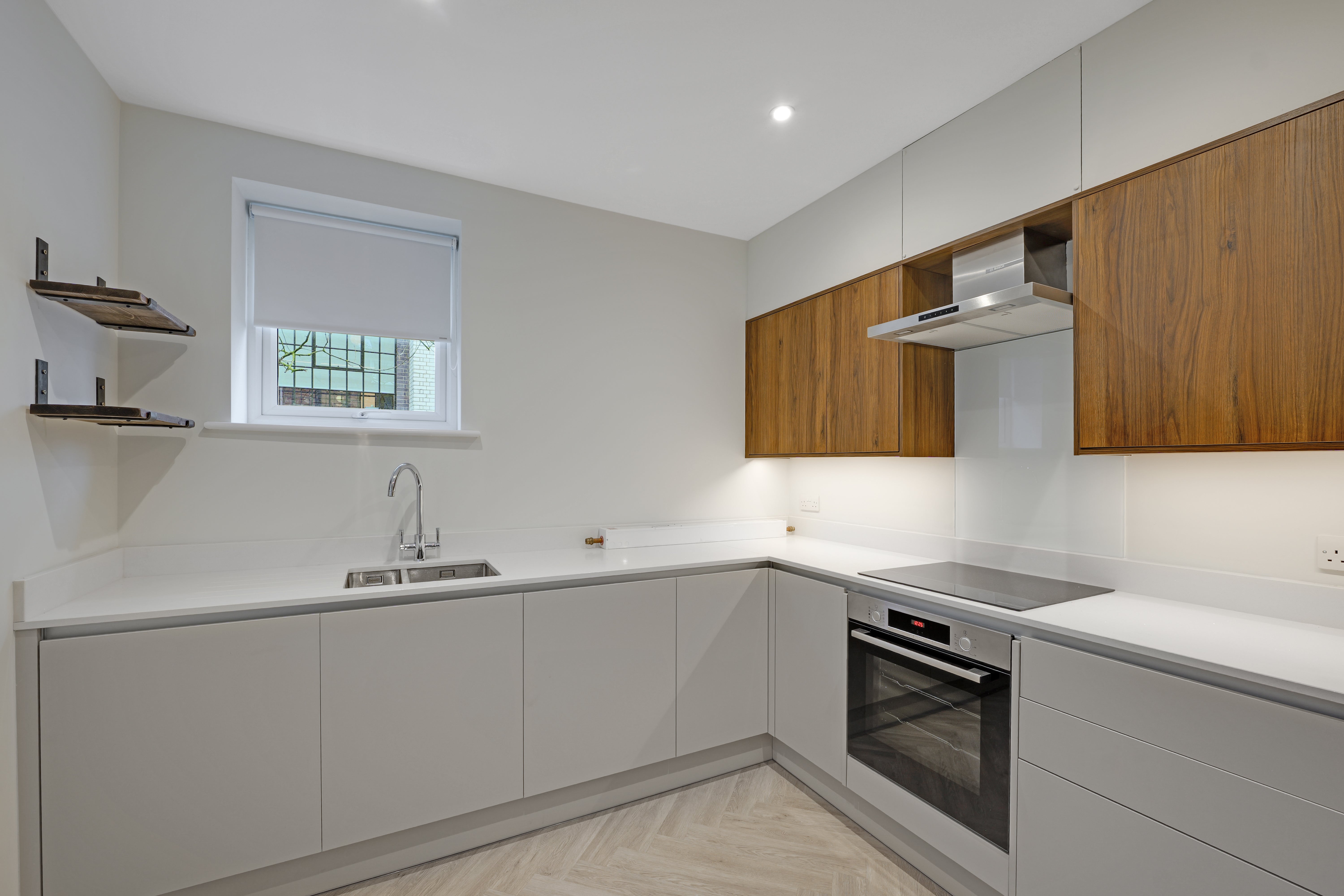 Flat Gloucester Avenue in Greater London
