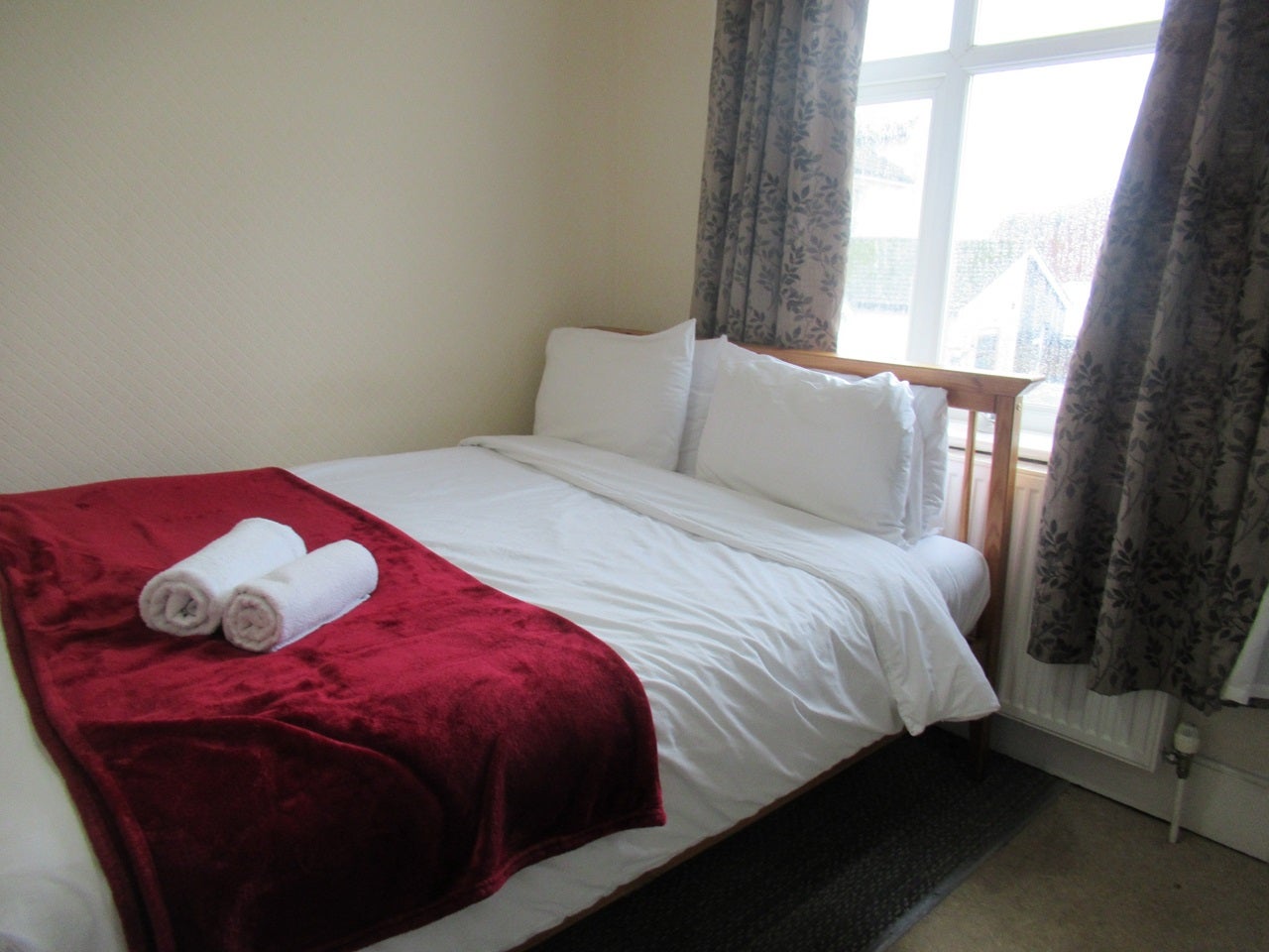 Room Littlestone Road in Folkestone and Hythe District