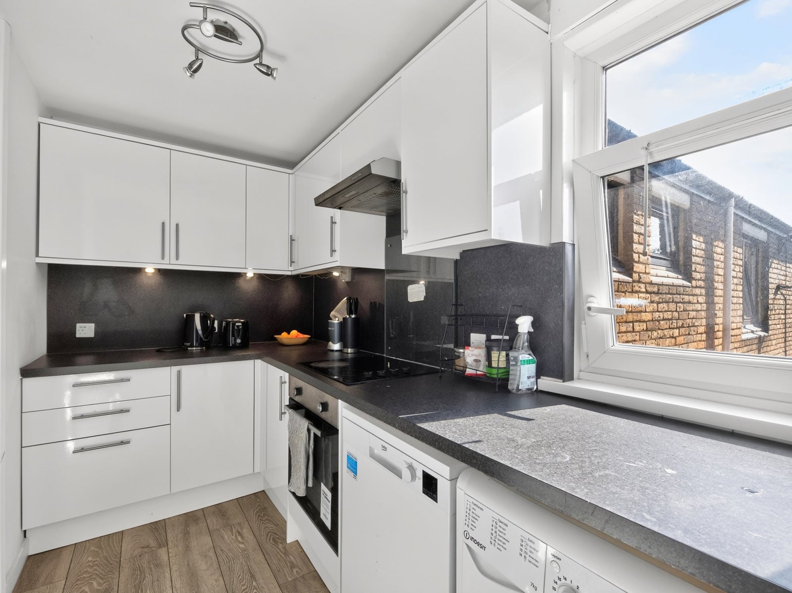 Flat Hamilton Park in Greater London