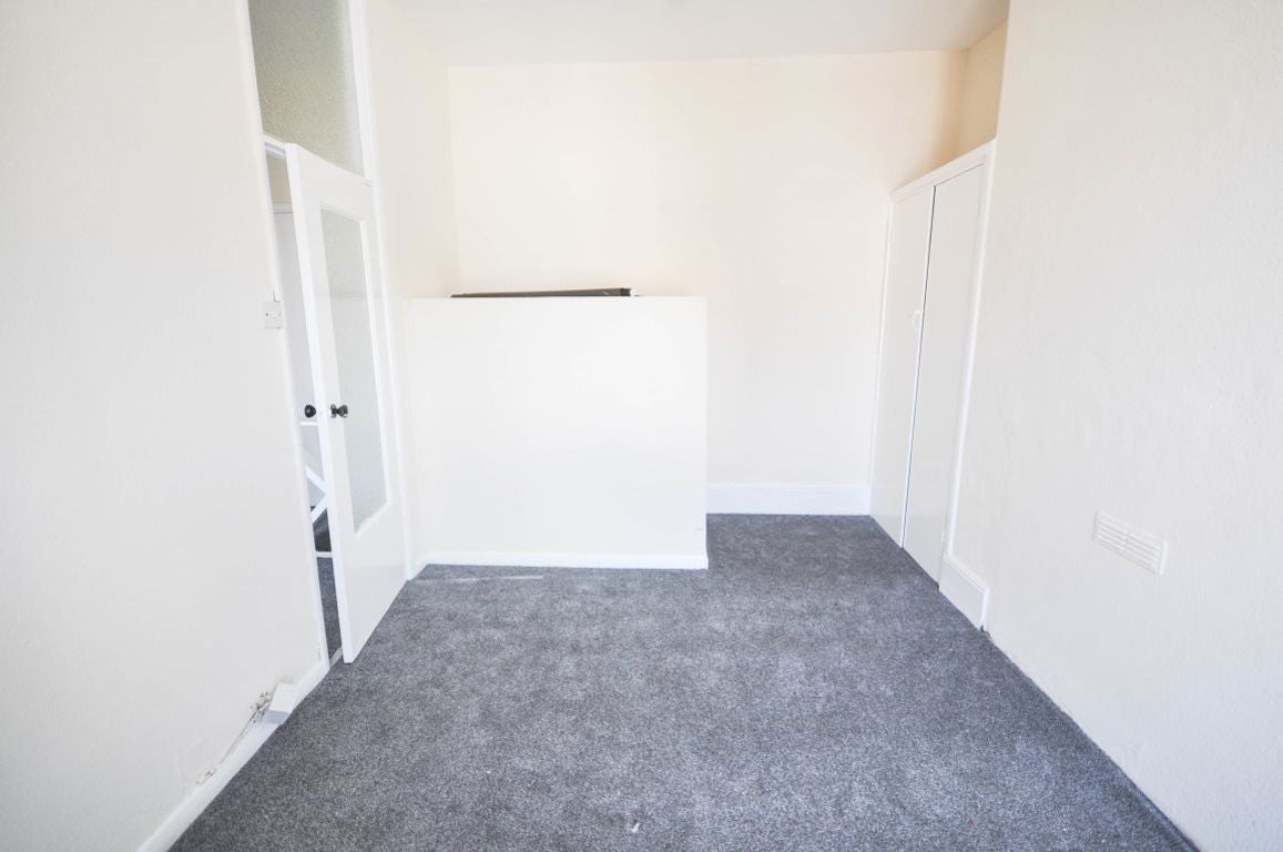 Flat Ashburnham Road in Bedford