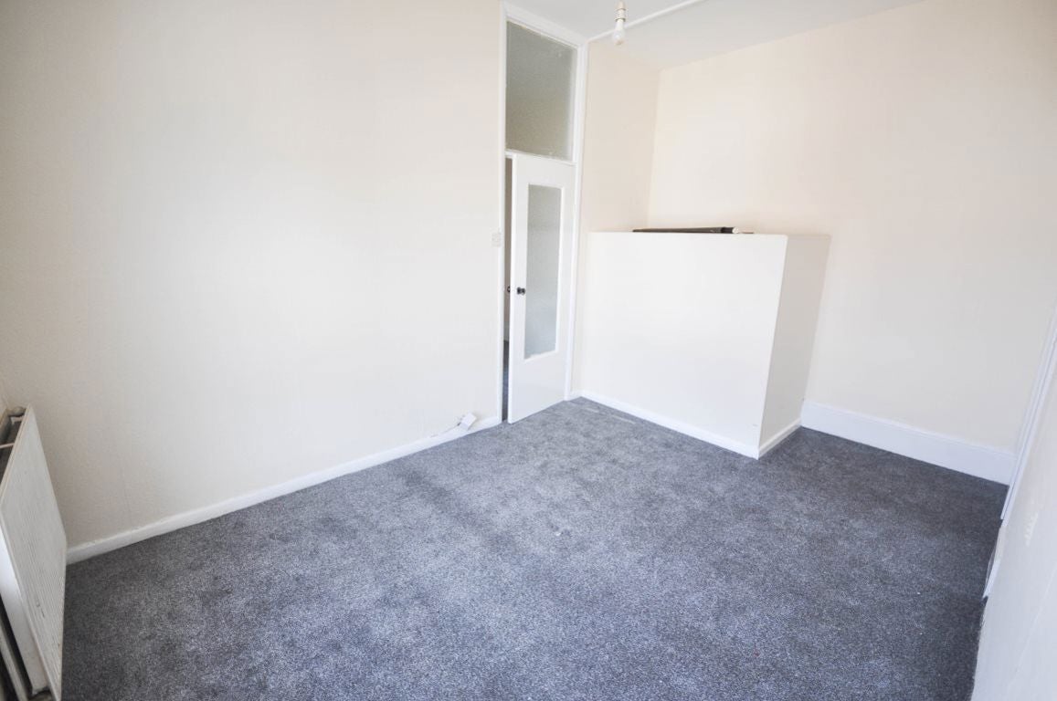 Flat Ashburnham Road in Bedford