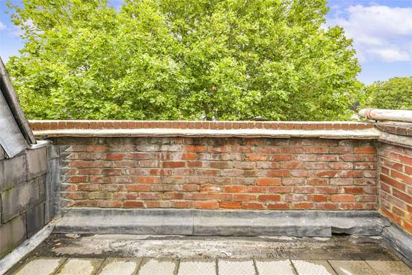 Flat Embankment Gardens in Greater London