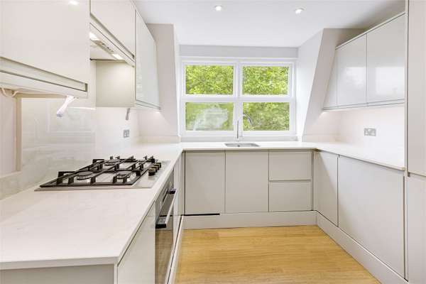 Flat Embankment Gardens in Greater London