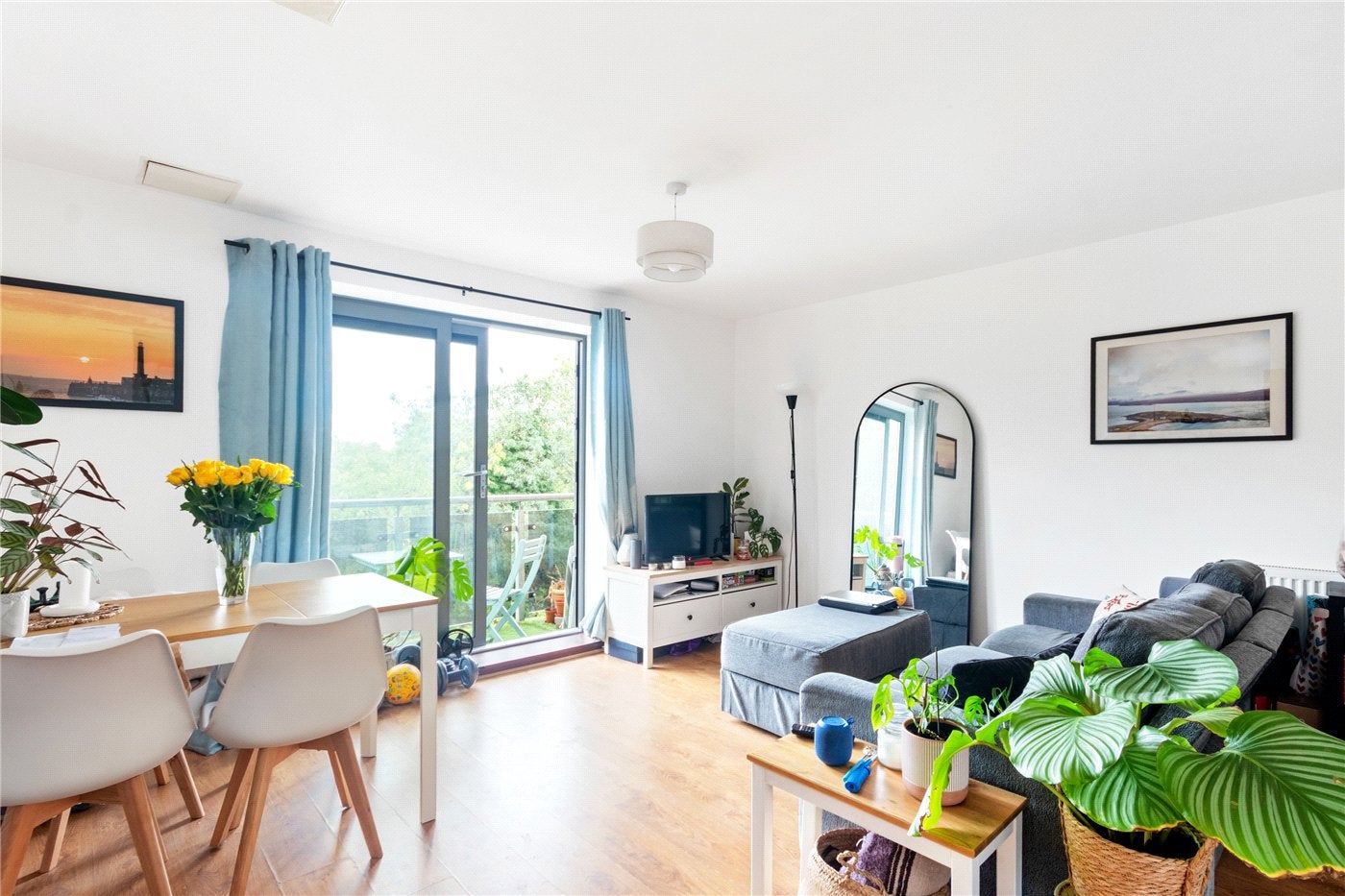 Flat St George's Grove in Greater London