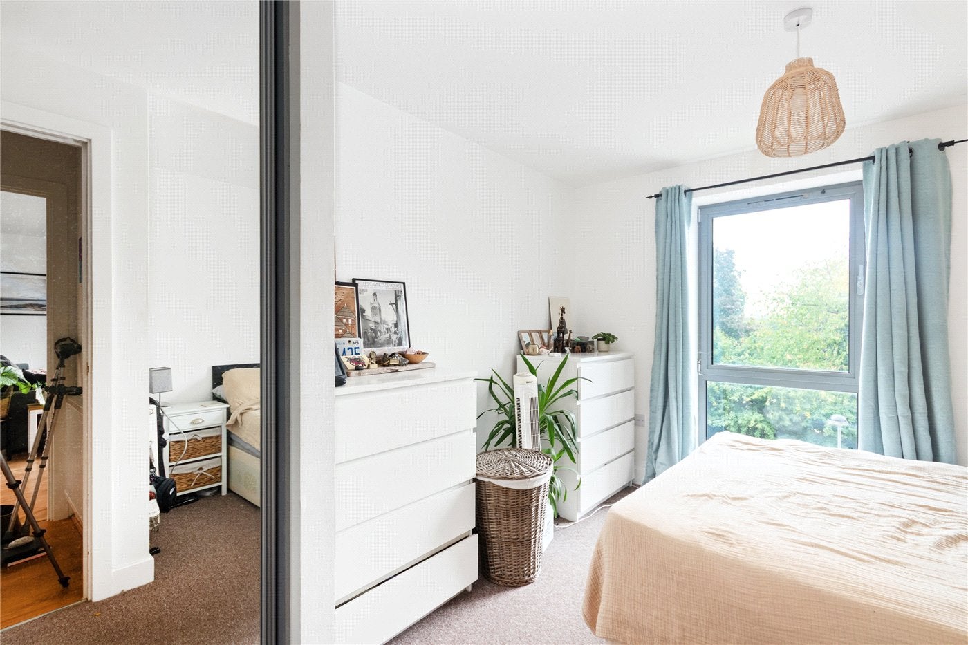 Flat St George's Grove in Greater London