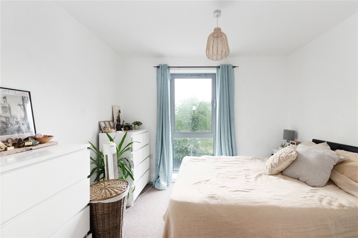 Flat St George's Grove in Greater London