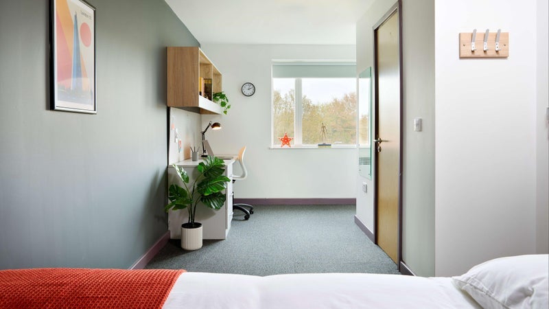 Room Marler Road in Coventry