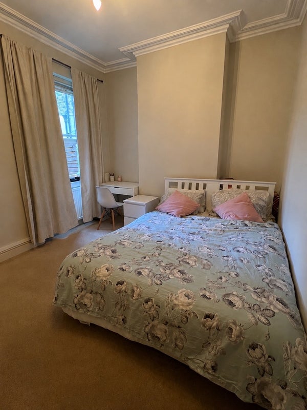Room Aylmer Road in Greater London