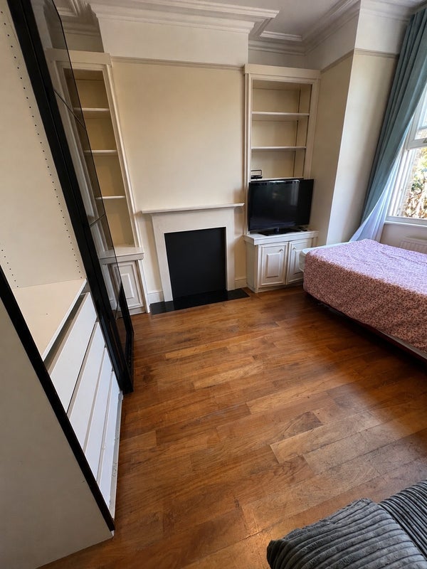 Room Aylmer Road in Greater London