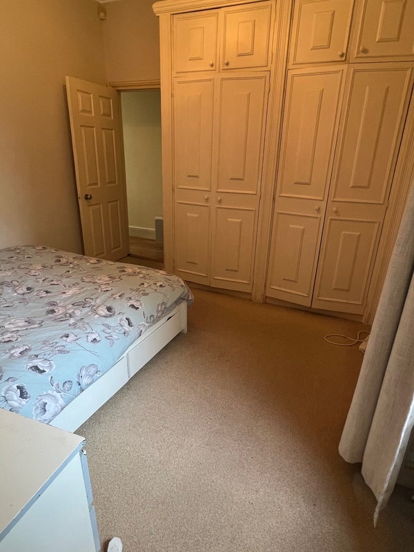 Room Aylmer Road in Greater London