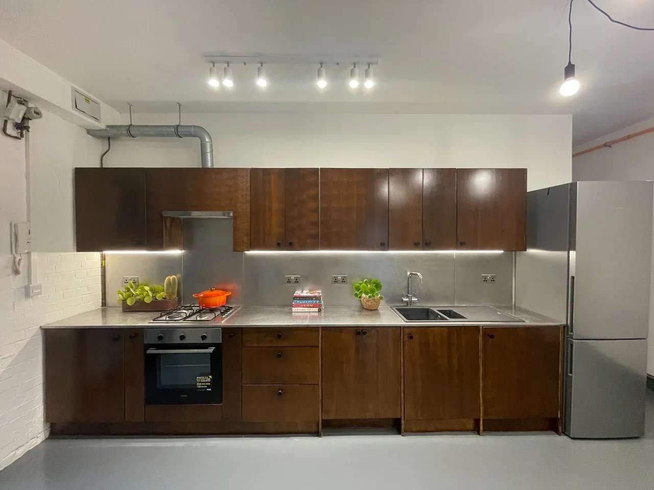 Flat Tudor Grove in Greater London