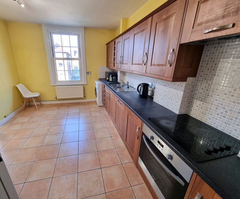 Room King and Queen Street in Greater London