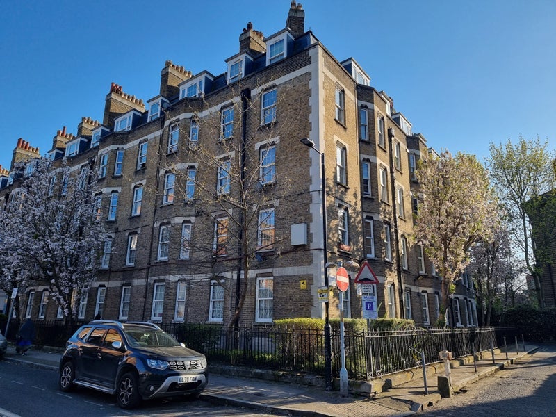 Room King and Queen Street in Greater London