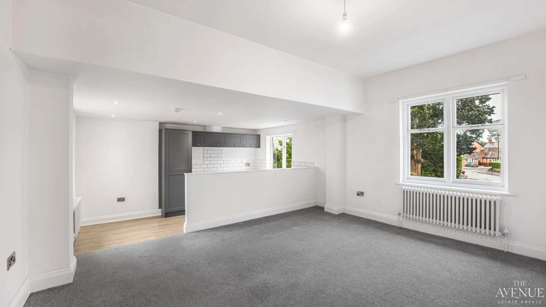 Flat Warwick Hall Gardens in Bromsgrove