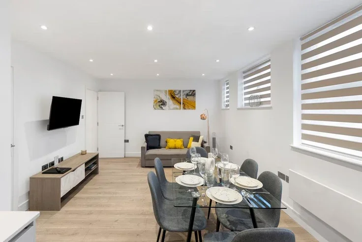 Flat Finchley Road in Greater London